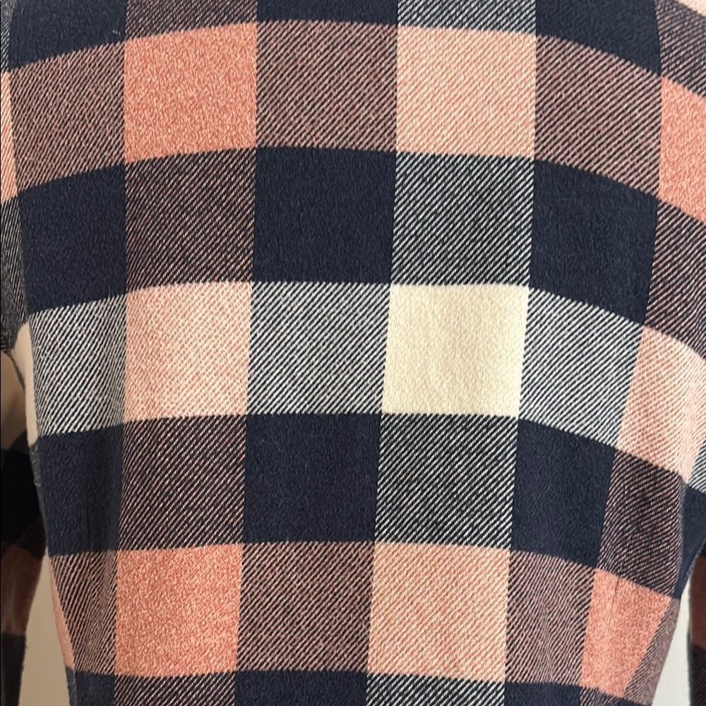 Patagonia Worn Wear Flannel Checkered Shirt in Navy and Peach XS - Picture 6 of 11